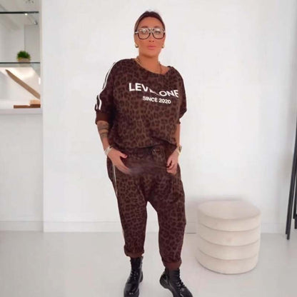 Set top e pantaloni da donna con stampa leopardo