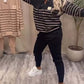 Set top casual a righe e pantaloni alla caviglia