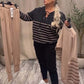 Set top casual a righe e pantaloni alla caviglia